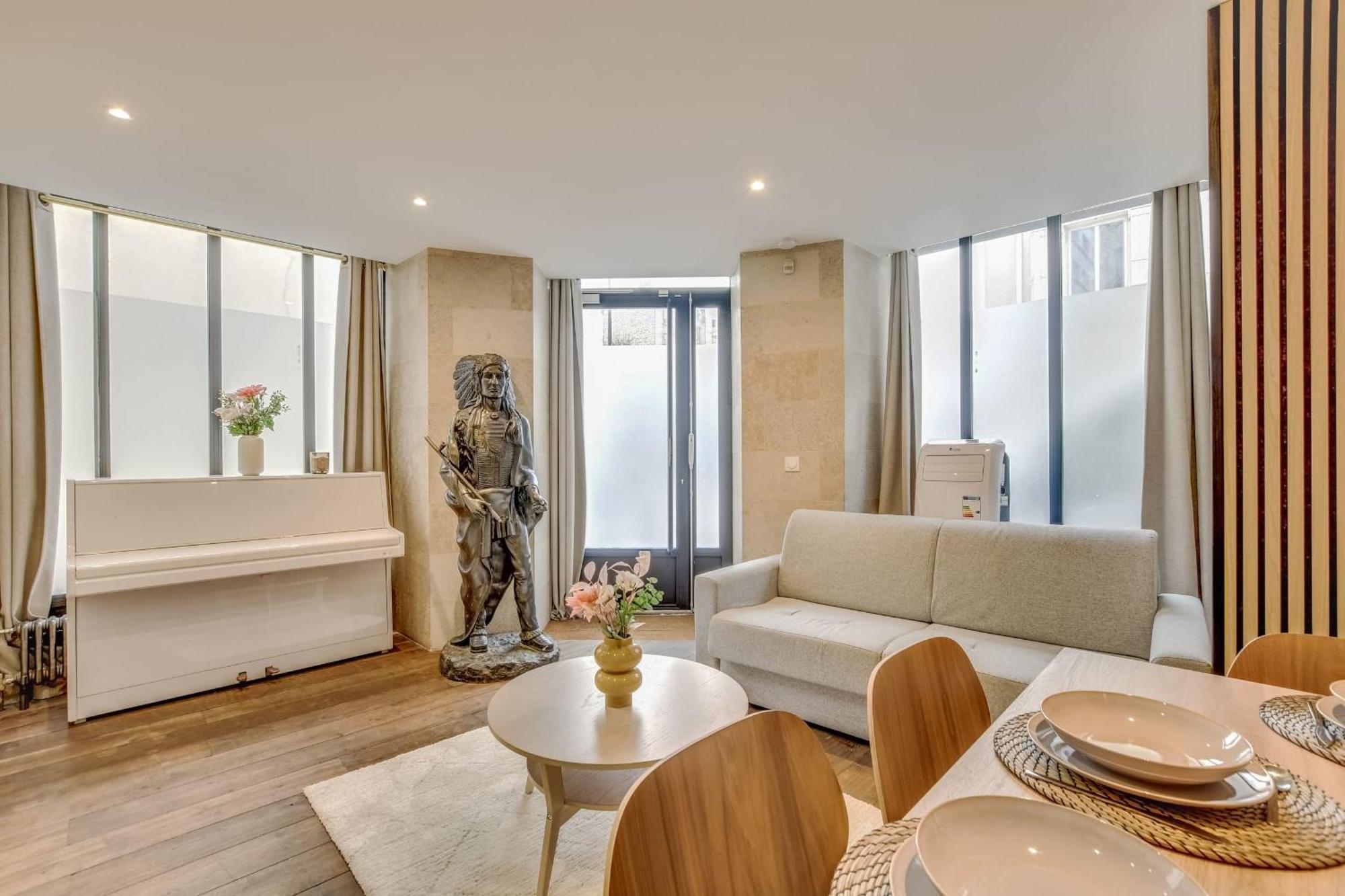 The Musical Treasure - 4p - Montparnasse Station Apartment